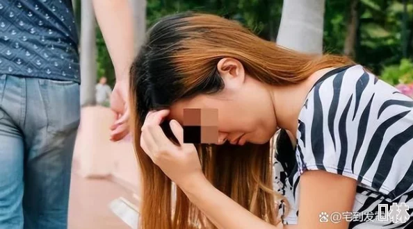 美女扒开尿口让男人桶进视频流出引发网友热议