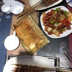 小不点爱吃肉和顶流小不点和顶流的感情升温一起参加美食节目甜蜜互动