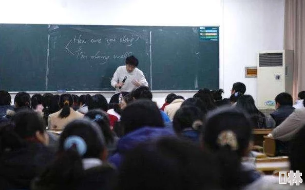 老师晚上来家里给我补课天真的我竟然信了这句流行语反映了学生对课外补习的无奈与调侃也暗示了某种可能的社会现象值得进一步探讨